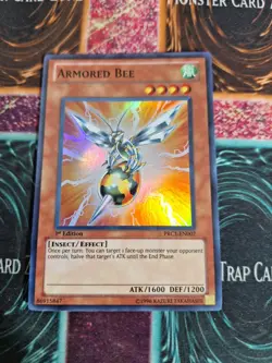 Yu-Gi-Oh! Armored Bee PRC1-EN007 Super Rare 1st Edition Near Mint a1/ - Image 1