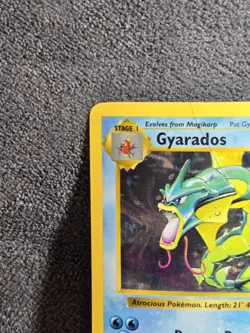Gyarados Base Set (Shadowless) Unlimited 006/102 Holo Rare DMG/CREASED English - Image 2