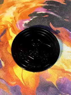 Pokemon Eiscue BUBBLE FOIL HOLO Coin JUMBO Holiday Calender 2022 NEW NEAR MINT - Image 5