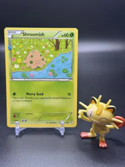 Shroomish RC2/RC32 Pokemon Generations: Radiant Collection Regular - NM - Image 1