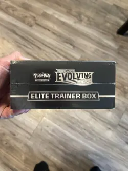 Pokemon TCG Sword & Shield Evolving Skies Elite Trainer Box ETB - Sealed - Image 4