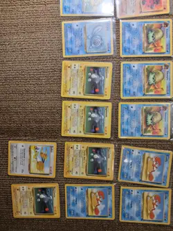 LOT OF 89 VINTAGE POKEMON CARDS - Image 5