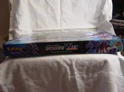POKEMON-RAPID STRIKE URSHFU V MAX PREMIUM COLLECTION BOX SET - Image 3