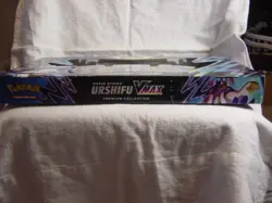 POKEMON-RAPID STRIKE URSHFU V MAX PREMIUM COLLECTION BOX SET - Image 4