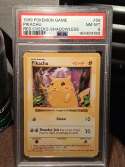 1999 POKEMON BASE SET SHADOWLESS RED CHEEKS-#58 PIKACHU PSA 8 - Image 2