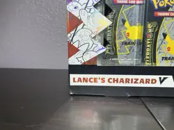 Pokemon Celebrations Collection - Lance's Charizard V Evolving Skies Fusion - Image 4