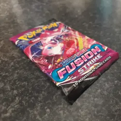 2022 Pokemon Sword & Shield TCG Fusion Strike 1 Booster Pack (10 Cards Inside) - Image 3