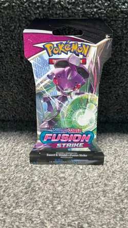 BRAND NEW SEALED POKEMON TCG SWORD & SHIELD FUSION STRIKE BOOSTER PACK - Image 1
