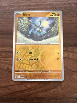 Riolu 112/198 Common Scarlet & Violet Pokemon Reverse Holo Near Mint - Image 1