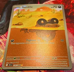 The Pokemon Company Pokemon TCG Sandile 135/086 SV: Black Bolt Reverse Holo EN - Image 1