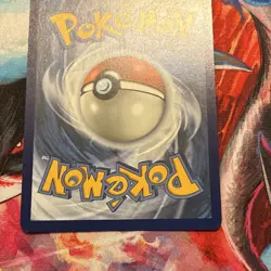 The Pokemon Company Pokemon TCG Sandile 135/086 SV: Black Bolt Reverse Holo EN - Image 4