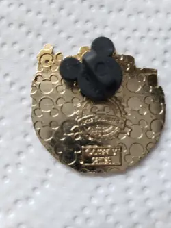 VINTAGE 2010 DISNEY EPCOT SHOWCASE GERMANY SNOW WHITE LAPEL PIN HAT RARE - Image 5