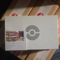 Pokemon TCG Sword & Shield Ultra-Premium Collection Charizard Box English - Image 3