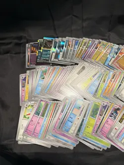 Pitch Black Pokemon 181 Card Lot. 31 Holos/reverse. - Image 1