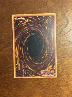 Konami Dark Magician SDY-006 Starter Deck Yugi Ultra Rare EN 2500/2100 - Image 2