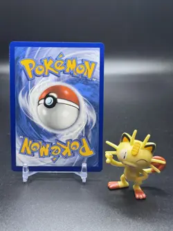 Eevee 48/68 Pokemon Hidden Fates Holo - NM - Image 2