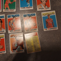 1971-72 Topps Basketball Lot of 23 cards w/ Dave DeBusschere and Checklist - Image 5