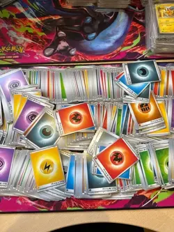 500+ Pokemon energy cards - Image 1