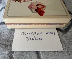 DISNEY LORCANA CURATOR’S COLLECTION: HEROINES EDITION In Hand - Image 3