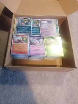 Pokemon 1250 card job lot - Image 1