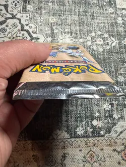 Wizards of the Coast Pokemon (WOC06071) Fossil 1st Editon Booster Pack - Image 5