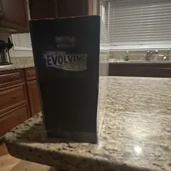Pokemon TCG Sword & Shield Evolving Skies Elite Trainer Box-sealed w/ small tear - Image 2