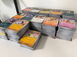 Est 2.5k Pokemon Card Bulk Lot - Near Mint 1k rev/holo, 1.5k Common/Uncommon - Image 2