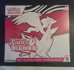 ✅ Pokemon TCG Fuoco Bianco Set Allenatore Fuoriclasse ETB ITA 🇮🇹 Sealed - Image 1