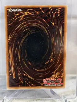 Yugioh Dark Magician of Chaos YGLD-ENC02 Ultra Rare NM - Image 2