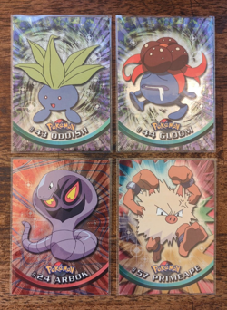 Lot 45 Vintage Topps Pokemon Cards Holo Foil Arbok Oddish Gloom Primeape Tauros - Image 3