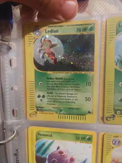 Lot Of 18 Skyridge Pokemon Cards, ledian holo + 3 reverses - Image 2
