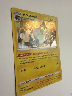 Arctozolt 066/189 Holo Rare 2020 Pokemon Darkness Ablaze Card NM - Image 3