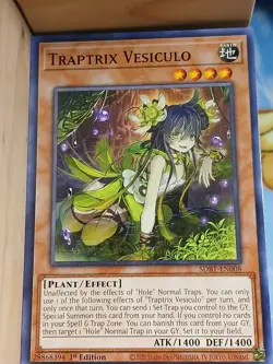 Traptrix Vesiculo SDBT-EN008 Structure Deck: Beware of Traptrix 1st Edition - Image 1