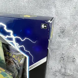Pokemon TCG Pikachu V Box (2 Evolving Skies & 2 Brilliant Stars) Booster Packs - Image 2