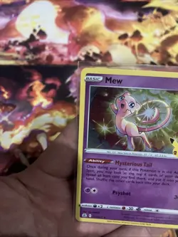Mew 011/025 - Celebrations 25th - Pokemon TCG Card Holo Rare Pokemon NM (2) - Image 2