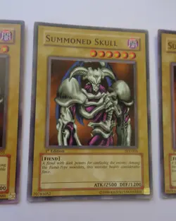 Playset: 3x Summoned Skull SYE-005 (Common, 1st Edition, Lightly Played / LP) - Image 4