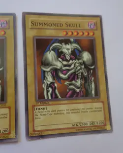 Playset: 3x Summoned Skull SYE-005 (Common, 1st Edition, Lightly Played / LP) - Image 5