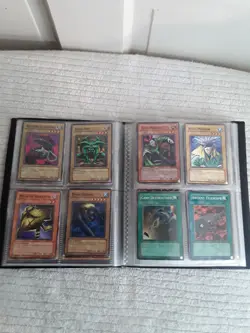 Yu-Gi-Oh! Trading Card Game Card Binder + 100 Cards All Vintage 1996 - Image 3