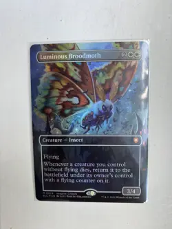 Luminous Broodmoth (Borderless) -Foil Near Mint MTG Commander: Bloomburrow - Image 1
