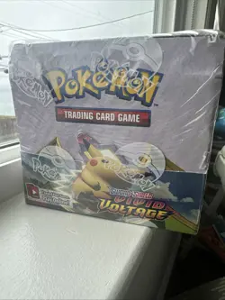 Pokemon Sword & Shield Vivid Voltage Booster Box (36 Packs) - Factory sealed 820650827495 - Image 1
