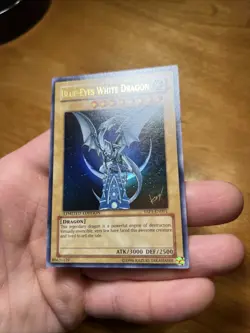 Konami Yu-Gi-Oh! TCG Blue-Eyes White Dragon YAP1-EN001 Ultra Rare Holo VLP/NM - Image 3