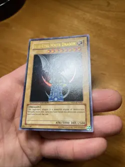 Konami Yu-Gi-Oh! TCG Blue-Eyes White Dragon YAP1-EN001 Ultra Rare Holo VLP/NM - Image 4