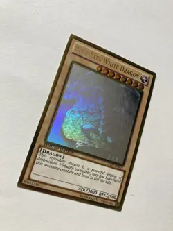 Yu-Gi-Oh! TCG Blue-Eyes White Dragon Gold Ghost Rare Card GLD5-EN001 LP LTD ED. - Image 2