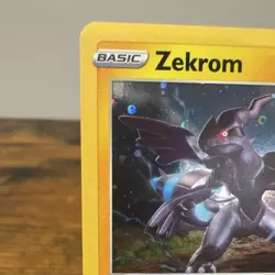 Zekrom 060/185 SWSH04 Vivid Voltage Cosmos Holo Rare English 130 HP Pokemon TCG - Image 2