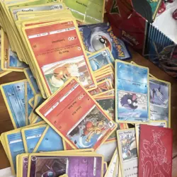 Pokemon TCG Sword & Shield Mixed Card Lot Hundreds of Awesome Cards - Image 2