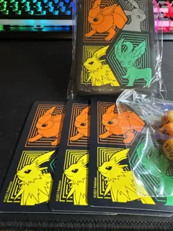 Evolving Skies ETB Card Sleeves, Dice And 3 Dividers - Image 4