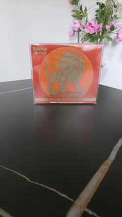 Pokemon TCG Sun & Moon Solgaleo Elite Trainer Box (EN) - Image 3