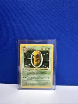 1999 Pokemon 1st Edition Kakuna 033/102 Base Set (Shadowless) - Image 3
