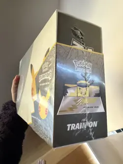 Pokemon 25th Anniversary Celebrations Box Ultra Premium Collection UPC - SEALED 820650809149 - Image 3
