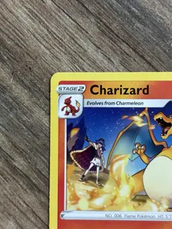 Charizard 025/185 Holo Vivid Voltage Pokemon Card 2020 Near Mint - Image 3
